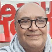 Profesor titulado en Educación, con especialidad en el área de Biología y Ciencias Naturales, con Maestría en Gerencia Educativate